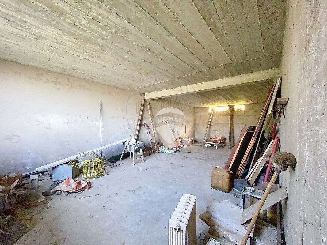 Maison à VILLENEUVE-SUR-YONNE