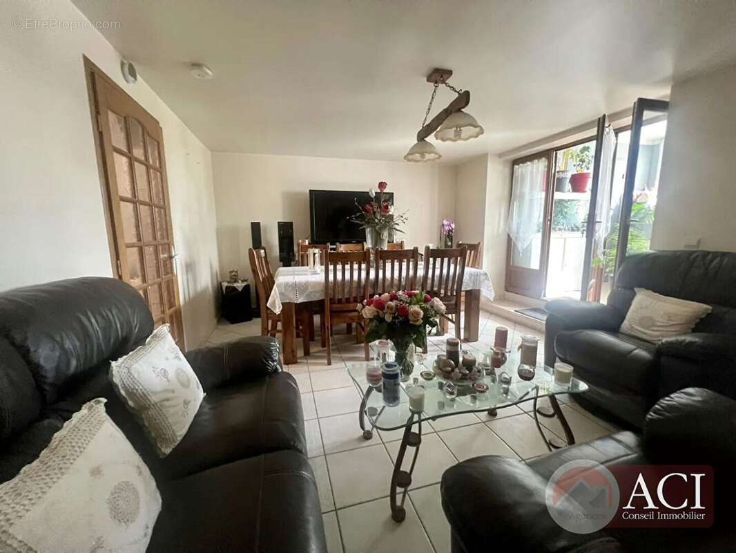 59952605h.jpg - Maison à PIERREFITTE-SUR-SEINE