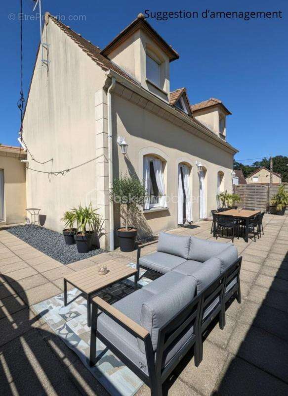 Maison à OZOIR-LA-FERRIERE