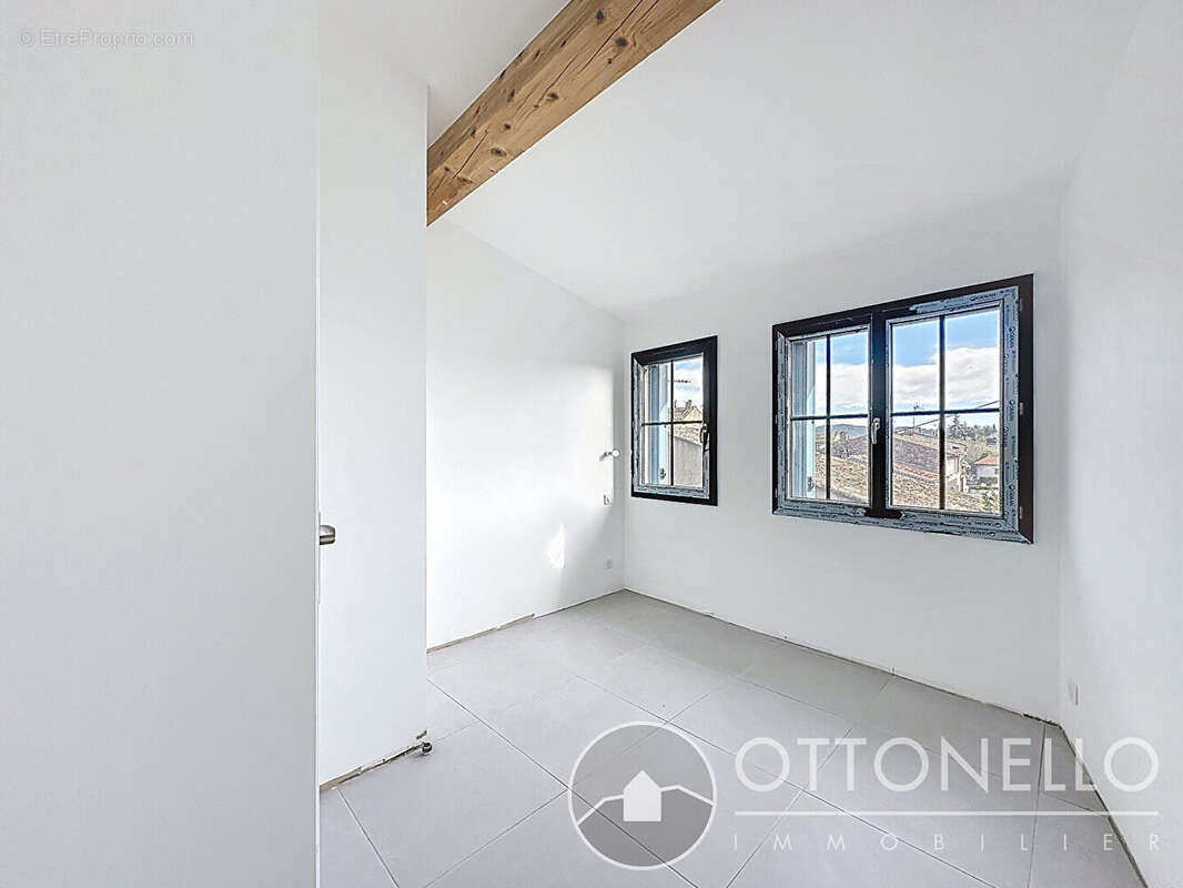 Maison à ROQUEBRUNE-SUR-ARGENS