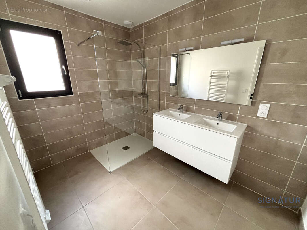 Villa T4 122m2 - Prestations standing - Gignac - photo 10