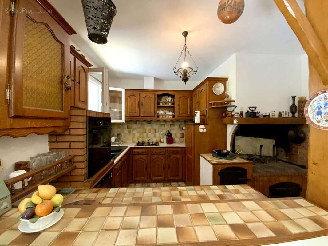 Maison Jonzac 6 pièce(s) 140 m2  et sous sol - photo 4