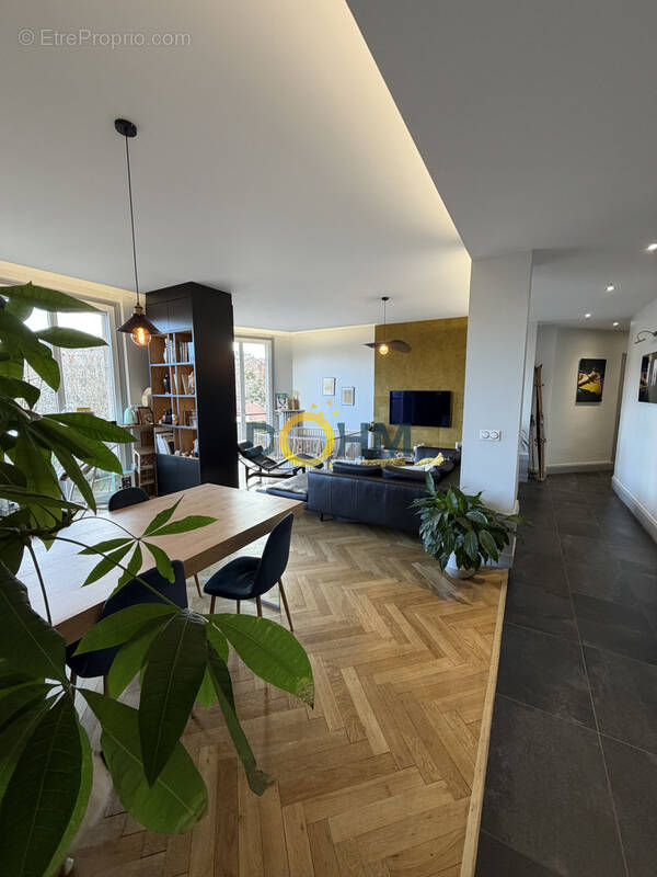 Appartement à SAINT-ETIENNE