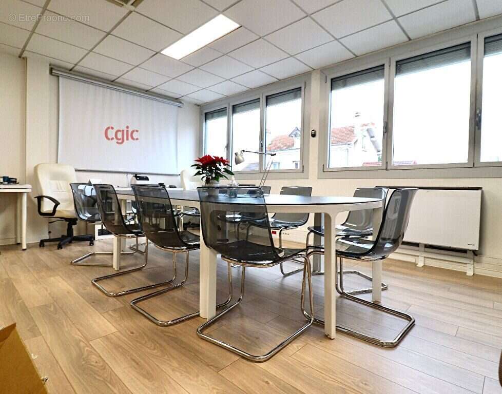 Commerce à SAINT-GERMAIN-EN-LAYE