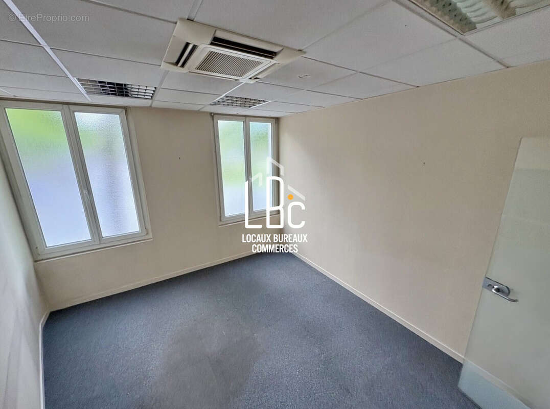 Commerce 225 m² à Nantes  - photo 2