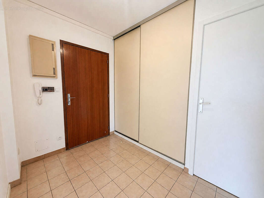 Dijon Toison d'Or  Bel appartement T3 de 69 m² avec terrasse - photo 4