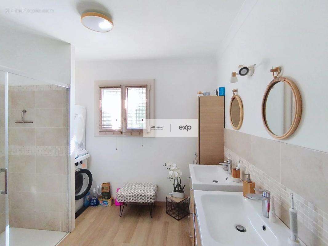 Maison à CASTELNAU-MONTRATIER