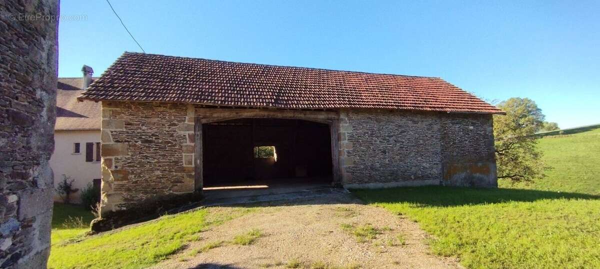 Propriété d'exception 1,5 ha avec Ruisseau - photo 2