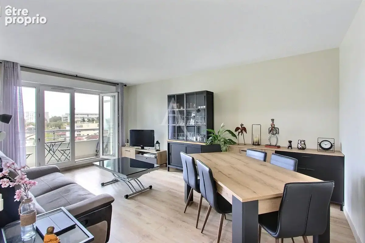 Photo Appartement à Villeneuve-La-Garenne au prix de 240 000€
