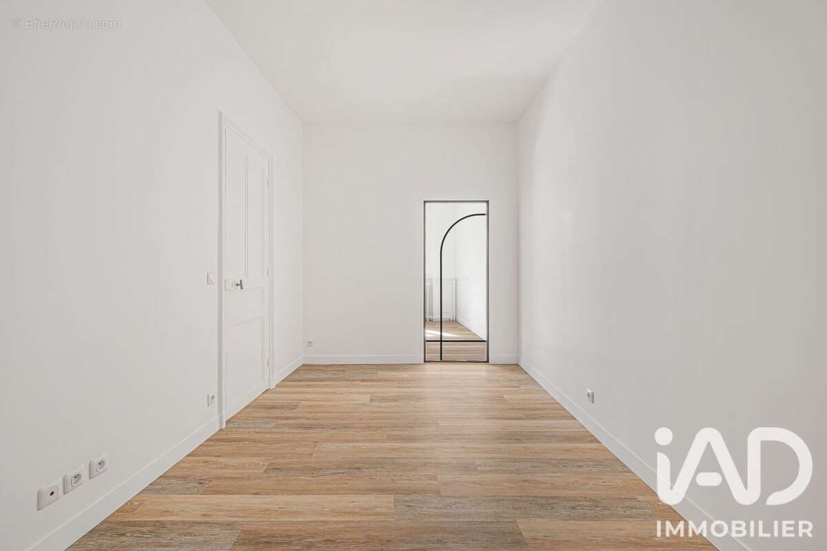 Photo 8 - Appartement à GENNEVILLIERS