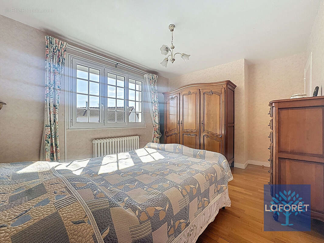 Maison à CHILLY-MAZARIN