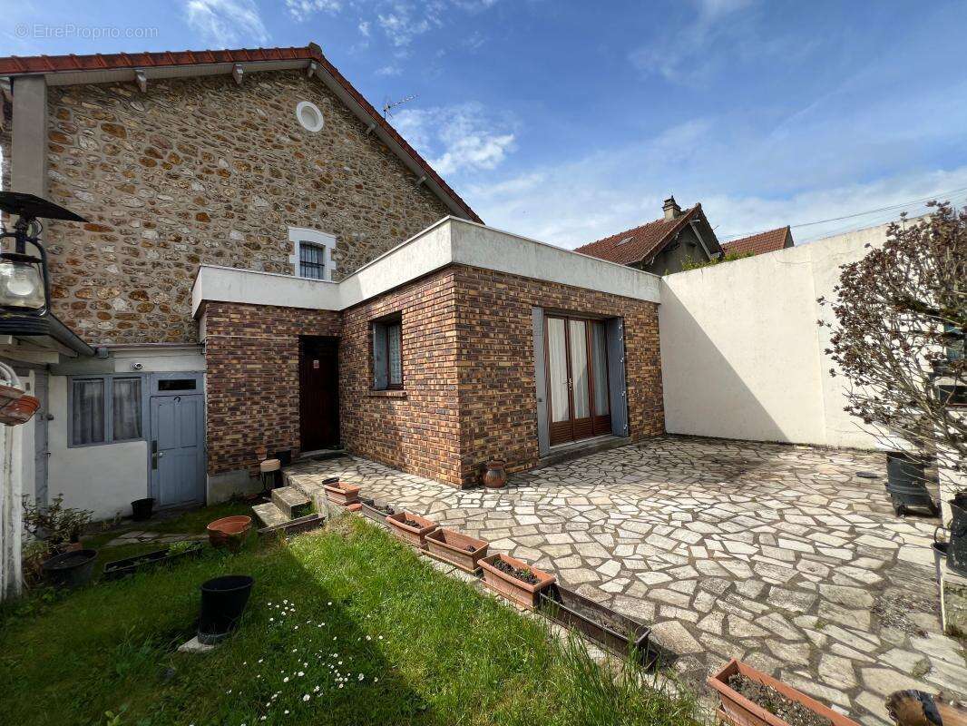 Maison à JUVISY-SUR-ORGE
