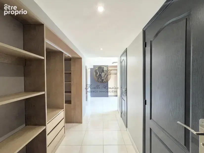 Lentilly   maison à fort potentiel à rénover   140,55 m2 habitables   terrain de 1 200 m2   piscine - photo 15