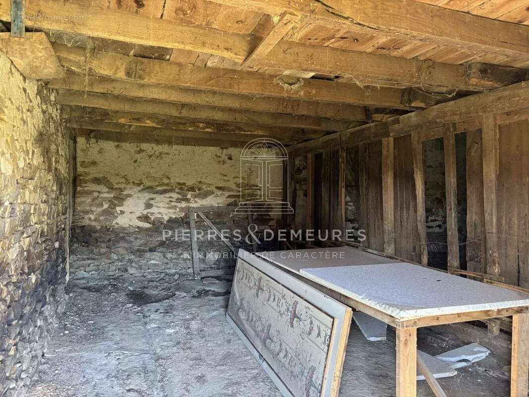 Maison à POULIGNY-NOTRE-DAME