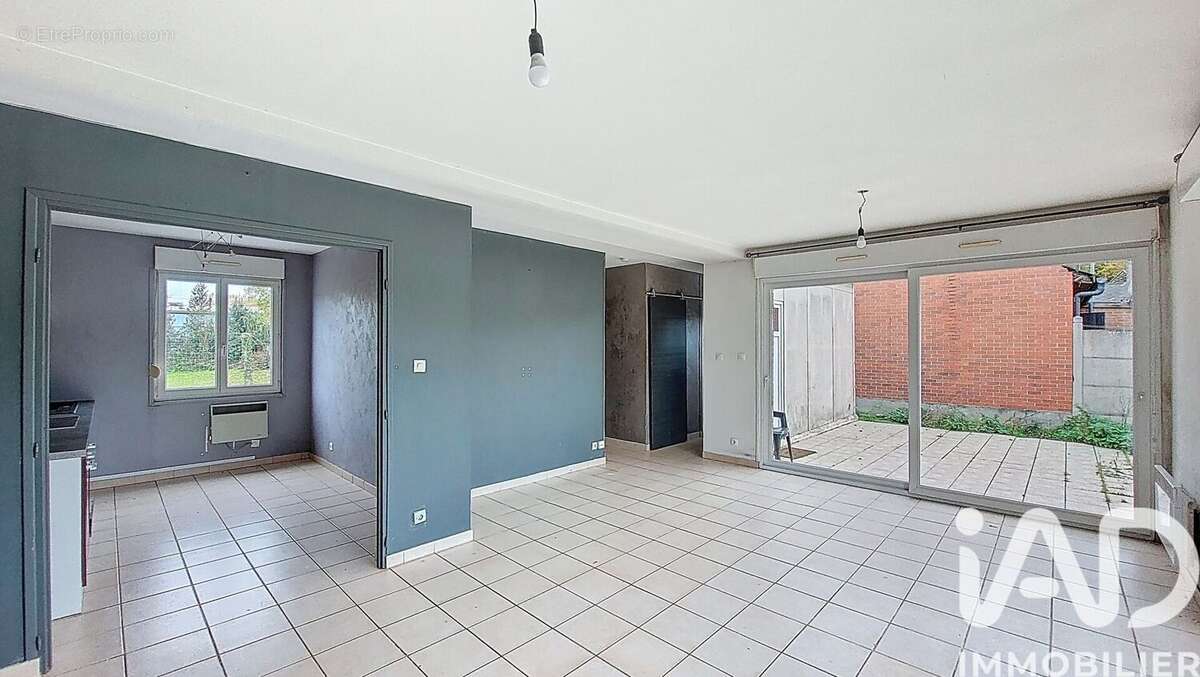 Photo 2 - Maison à JENLAIN