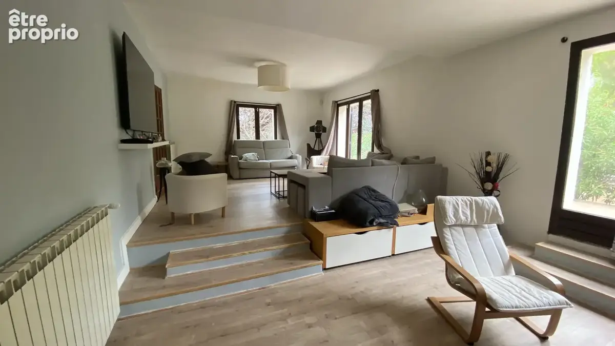 Maison familiale T6 de 150 m2 avec terrain et piscine - photo 9