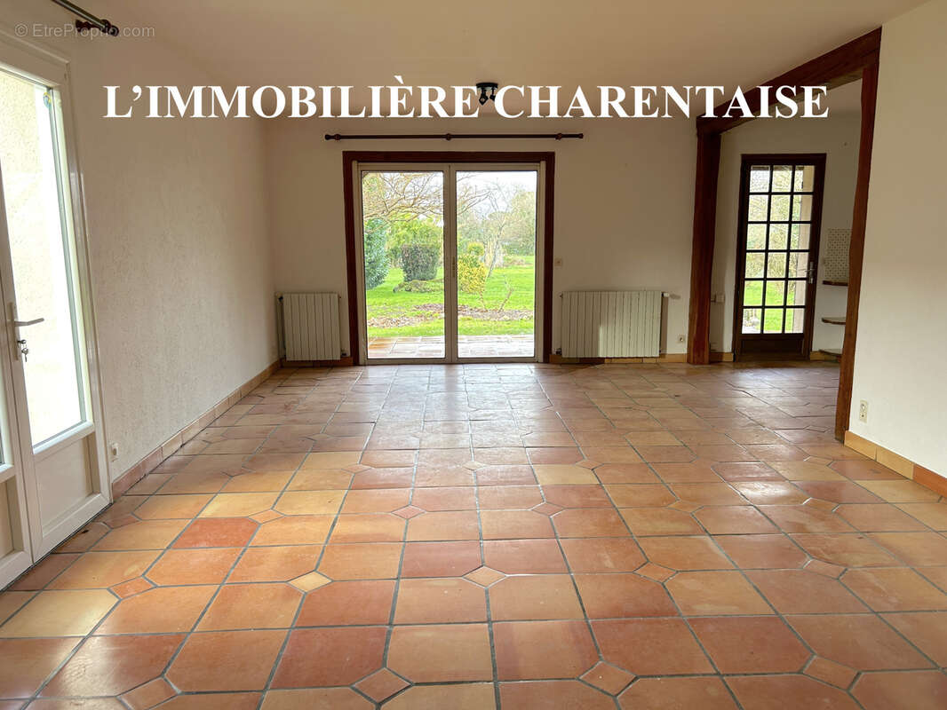 Maison à CORME-ECLUSE