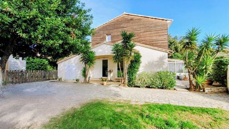 Maison à SAINT-JEAN-DE-VEDAS