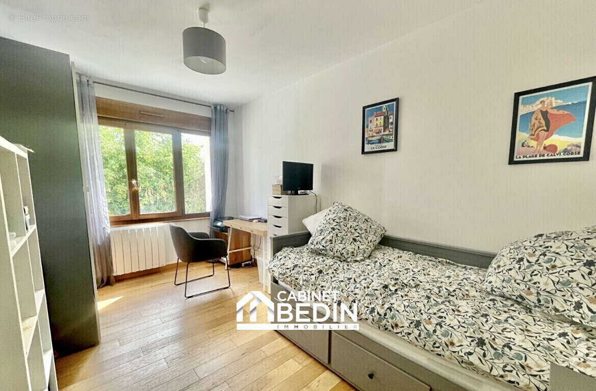 Appartement 100 m² à Merignac  - photo 4