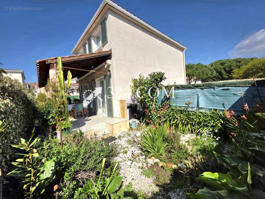Maison à FREJUS