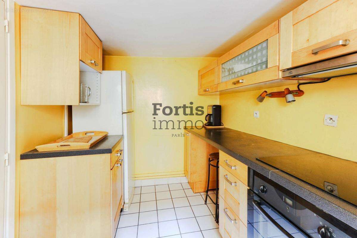 Appartement à PARIS-3E