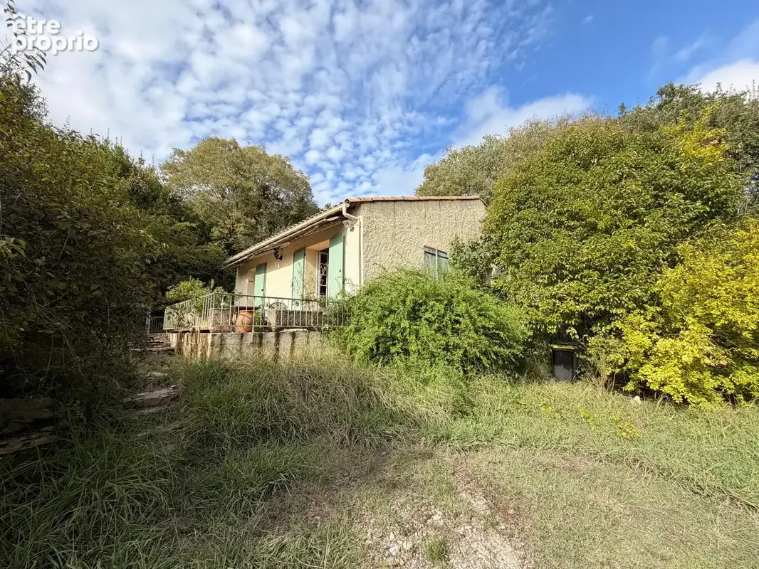 GAILHAN Maison à renover 4 pièces de 90 m2 sur une parcelle de 1000m2 arboré - photo 1