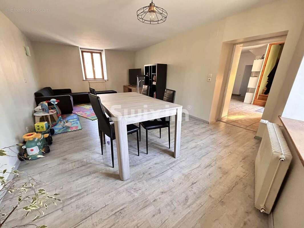 Maison à ROCHEFORT-SUR-NENON