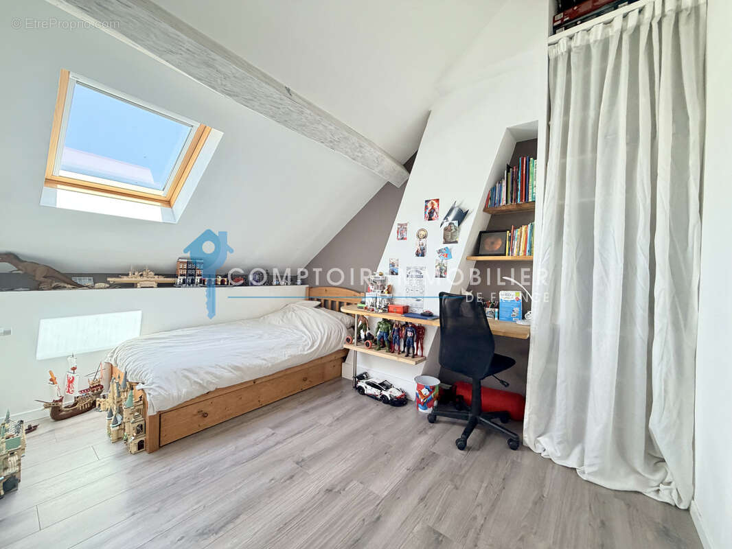 Maison 5 pièces avec jardin et dépendance - photo 10