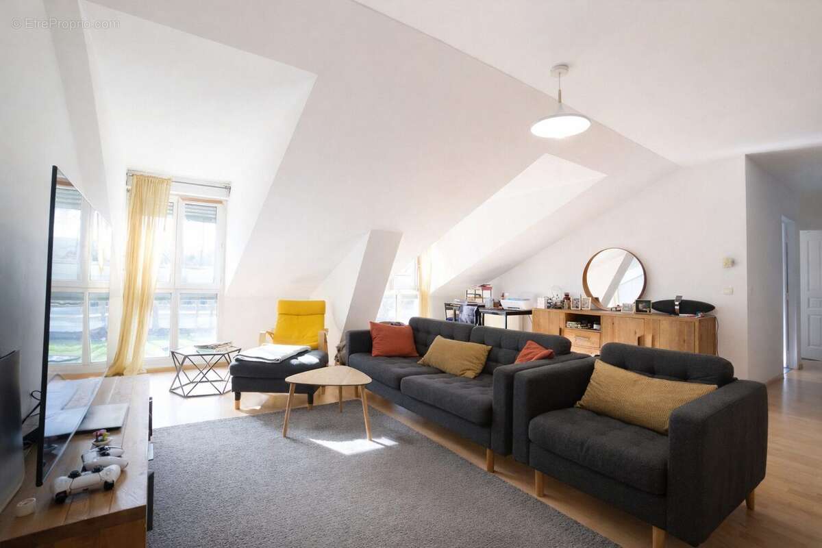 Appartement à VAUJOURS