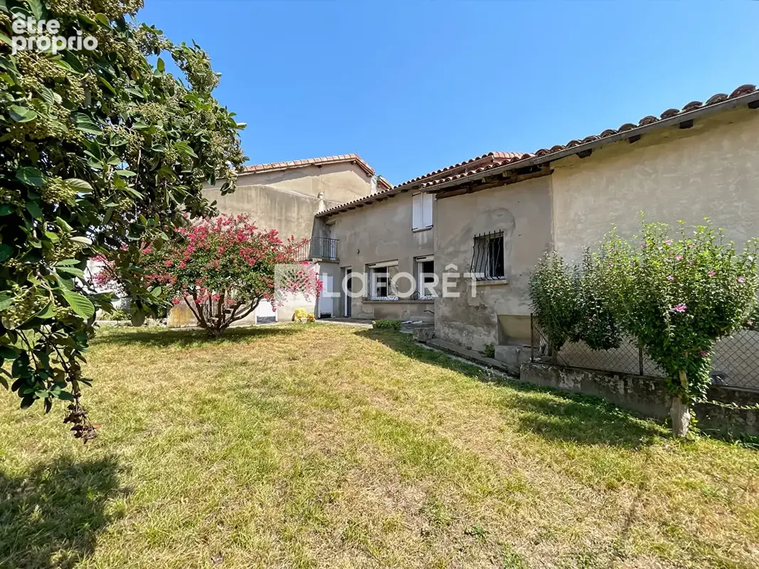 Maison de village avec jardin intimiste et beau potentiel - Labourgade - 129m2 - photo 2