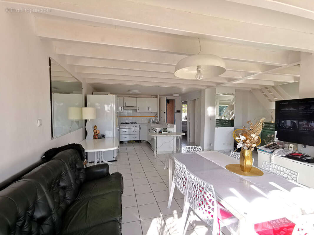 Maison à LES ISSAMBRES