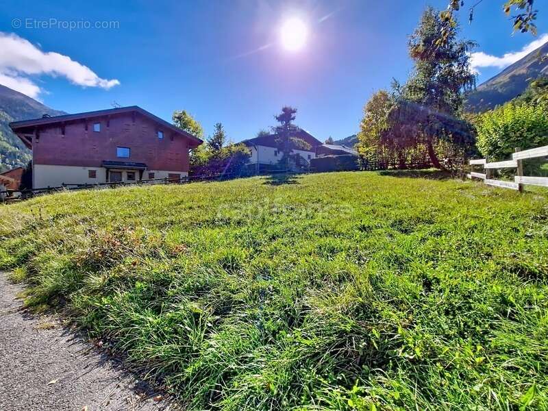 Terrain à LES CONTAMINES-MONTJOIE