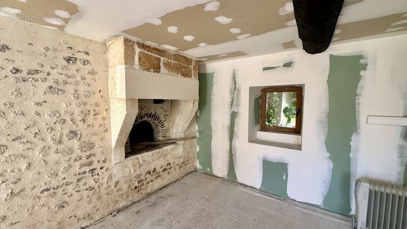 Maison à CHALLIGNAC