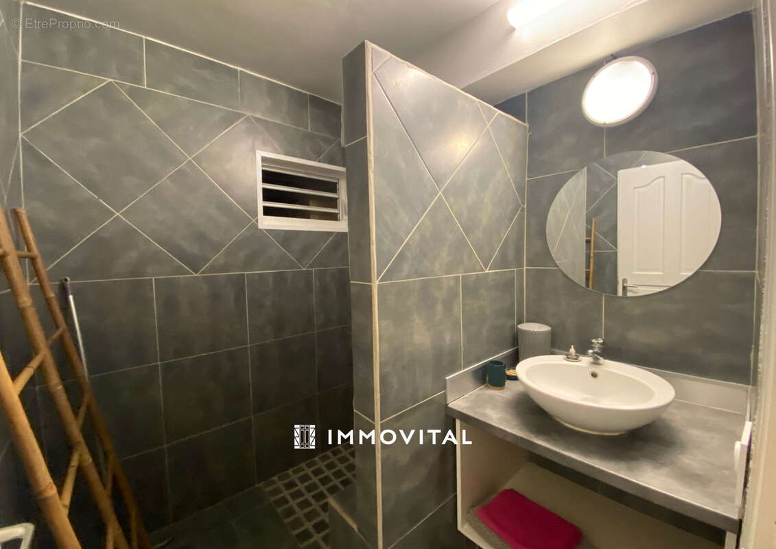 Maison à CAPESTERRE-BELLE-EAU