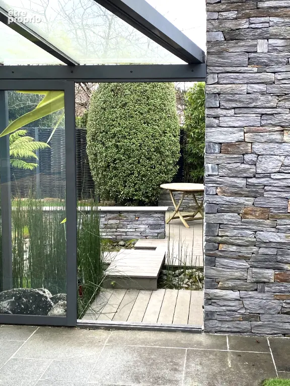 Maison contemporaine dans une rue au calme avec jardin paysagé et spa - photo 3