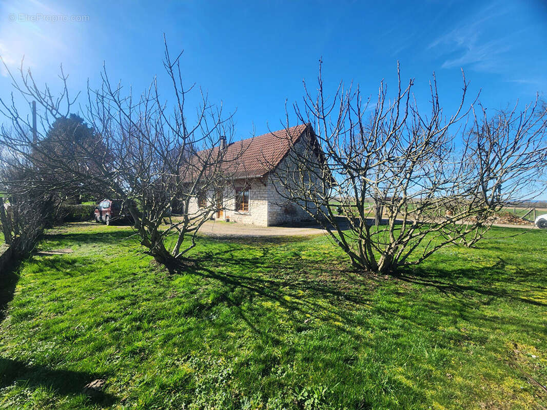 Maison à SAINT-MAURICE-EN-RIVIERE