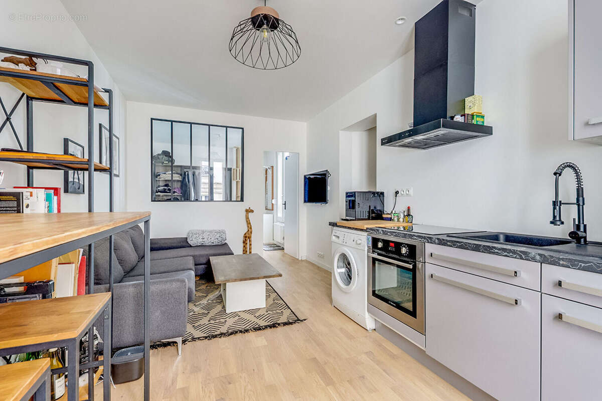 Appartement à PARIS-14E