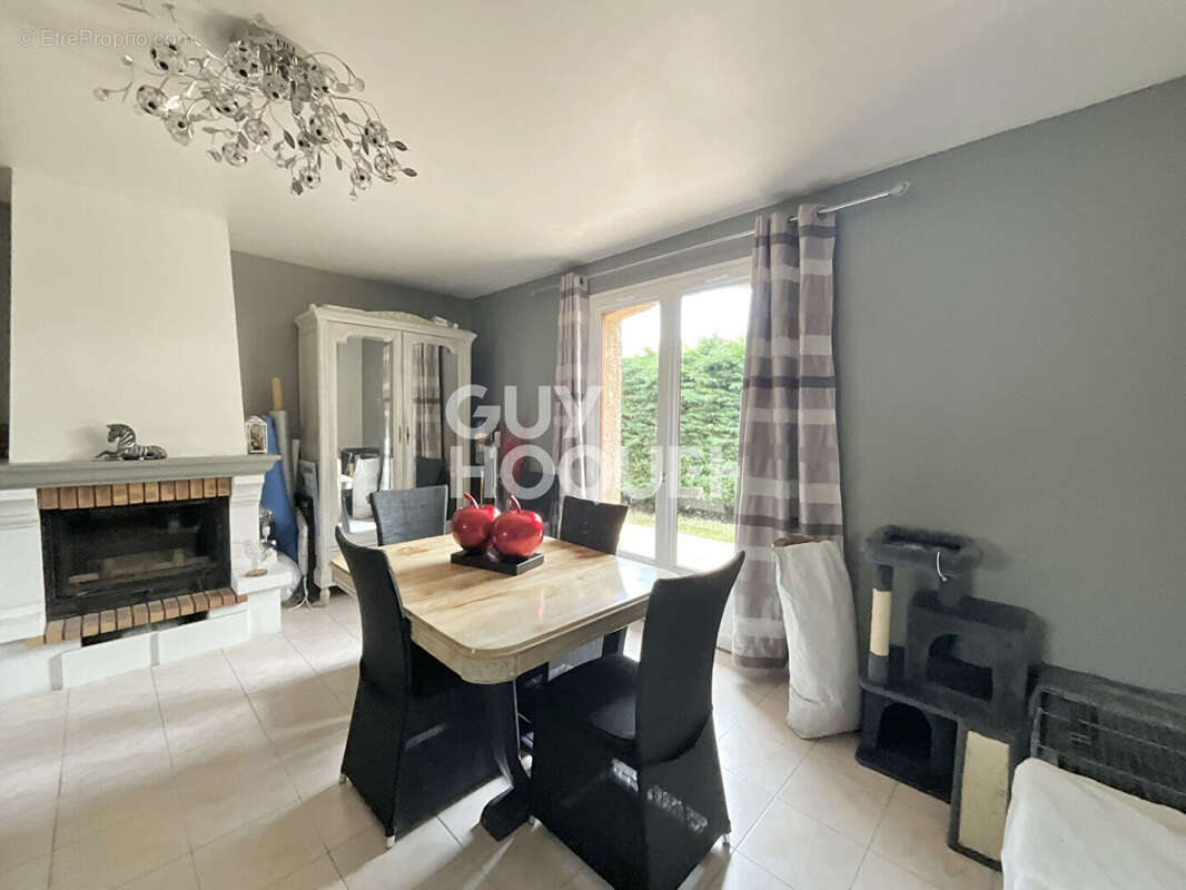 Villeneuve-Tolosane maison familiale  T6 de 138 m2 sur une parcelle d'environ 579 m2 - photo 5