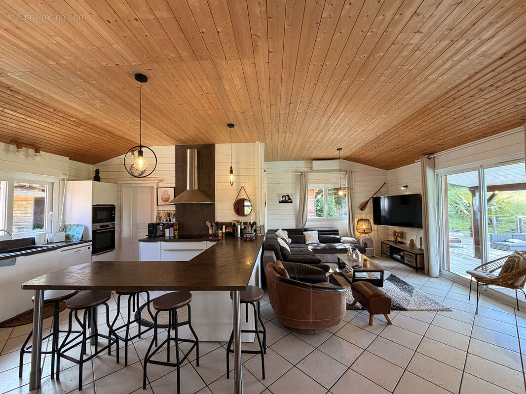 Maison à BELMONT-BRETENOUX