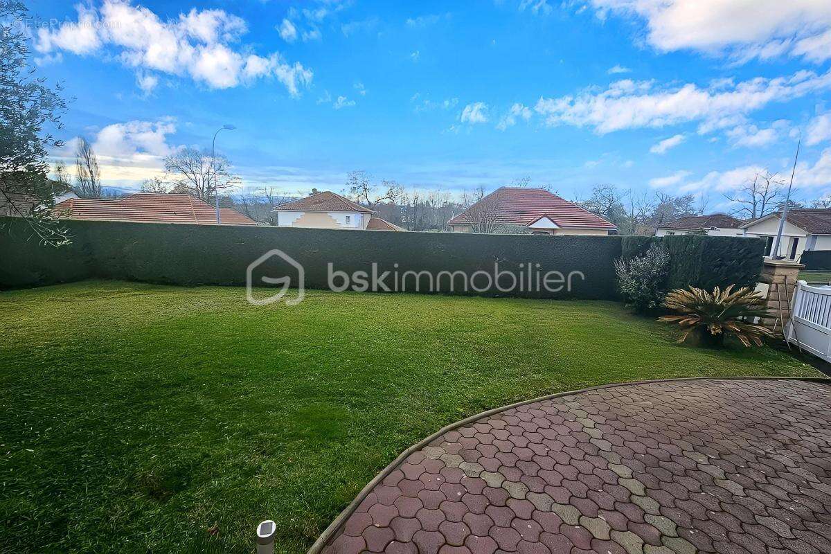 Maison à SERRES-CASTET