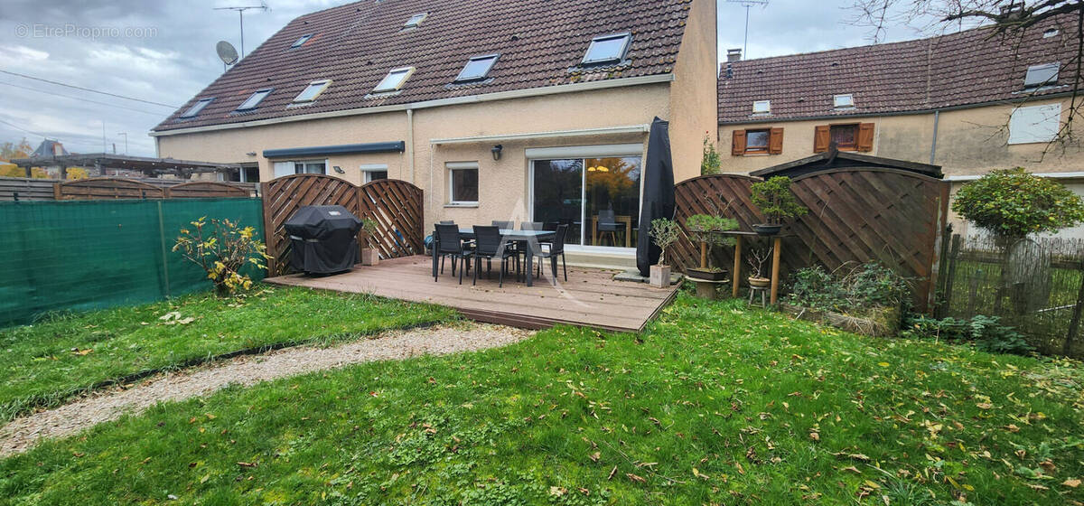 Maison à LE CHATELET-EN-BRIE