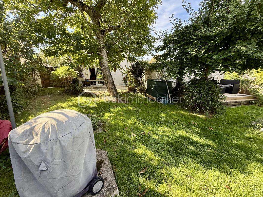 Maison à NIEUL-LES-SAINTES