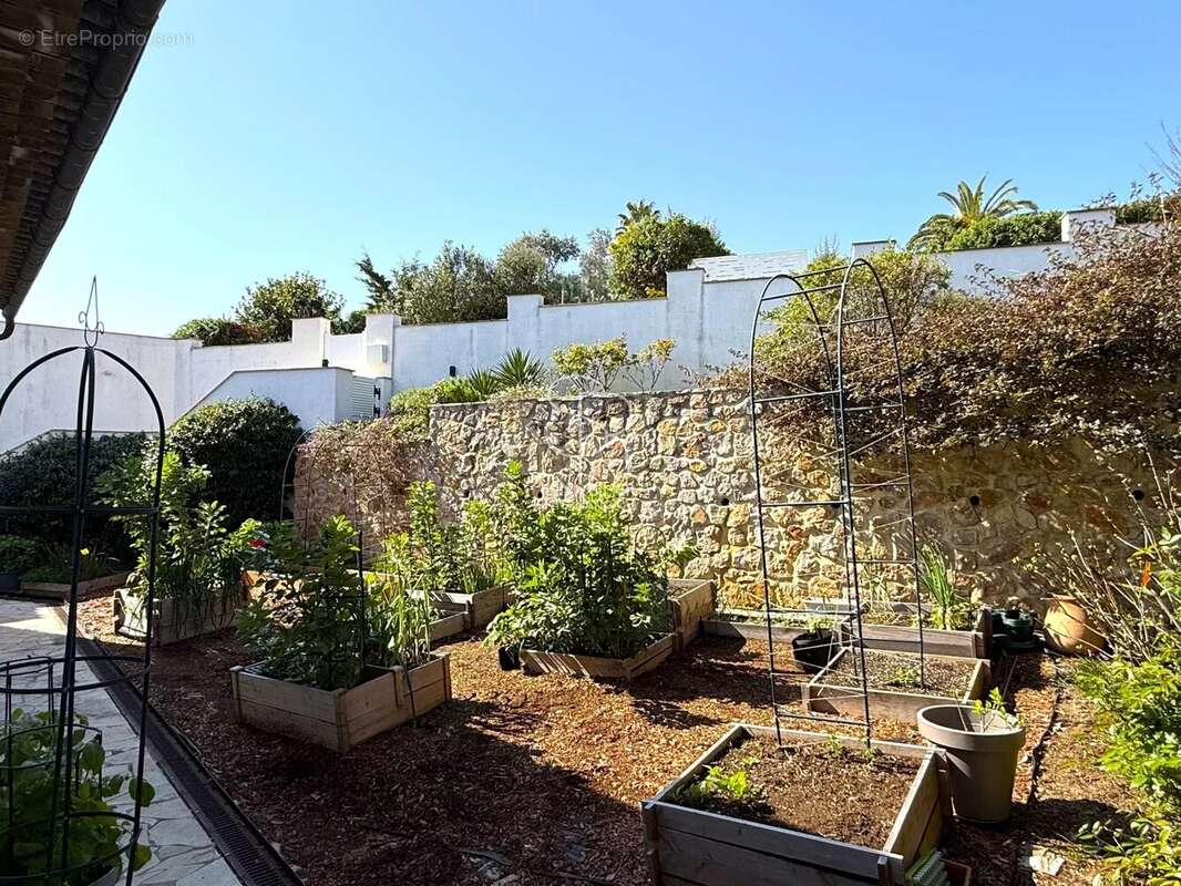Maison à VILLENEUVE-LOUBET