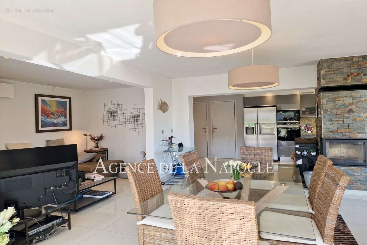 Appartement à MANDELIEU-LA-NAPOULE