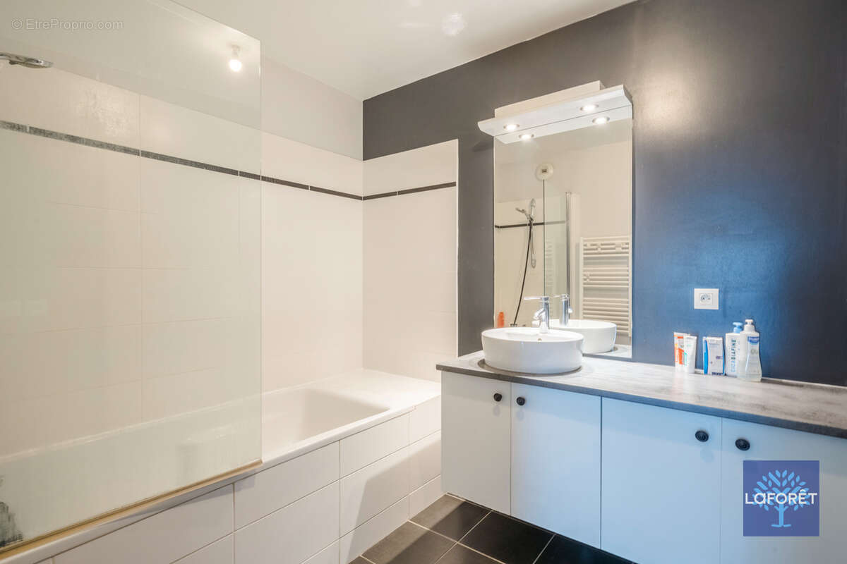 Appartement à LES PAVILLONS-SOUS-BOIS
