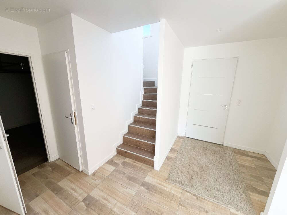 Maison à SAINT-BEAUZIRE