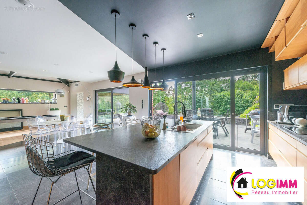 Maison 310 m² à Sebourg  - photo 6
