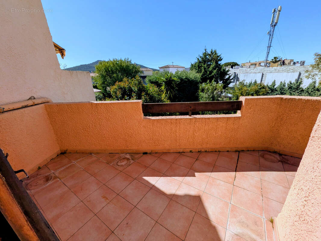 Appartement à SAINT-CYR-SUR-MER