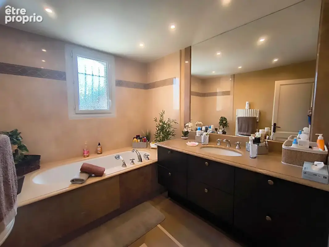 Maison 4 faces avec piscine et garage à vendre à Palaja, quartier calme - photo 10