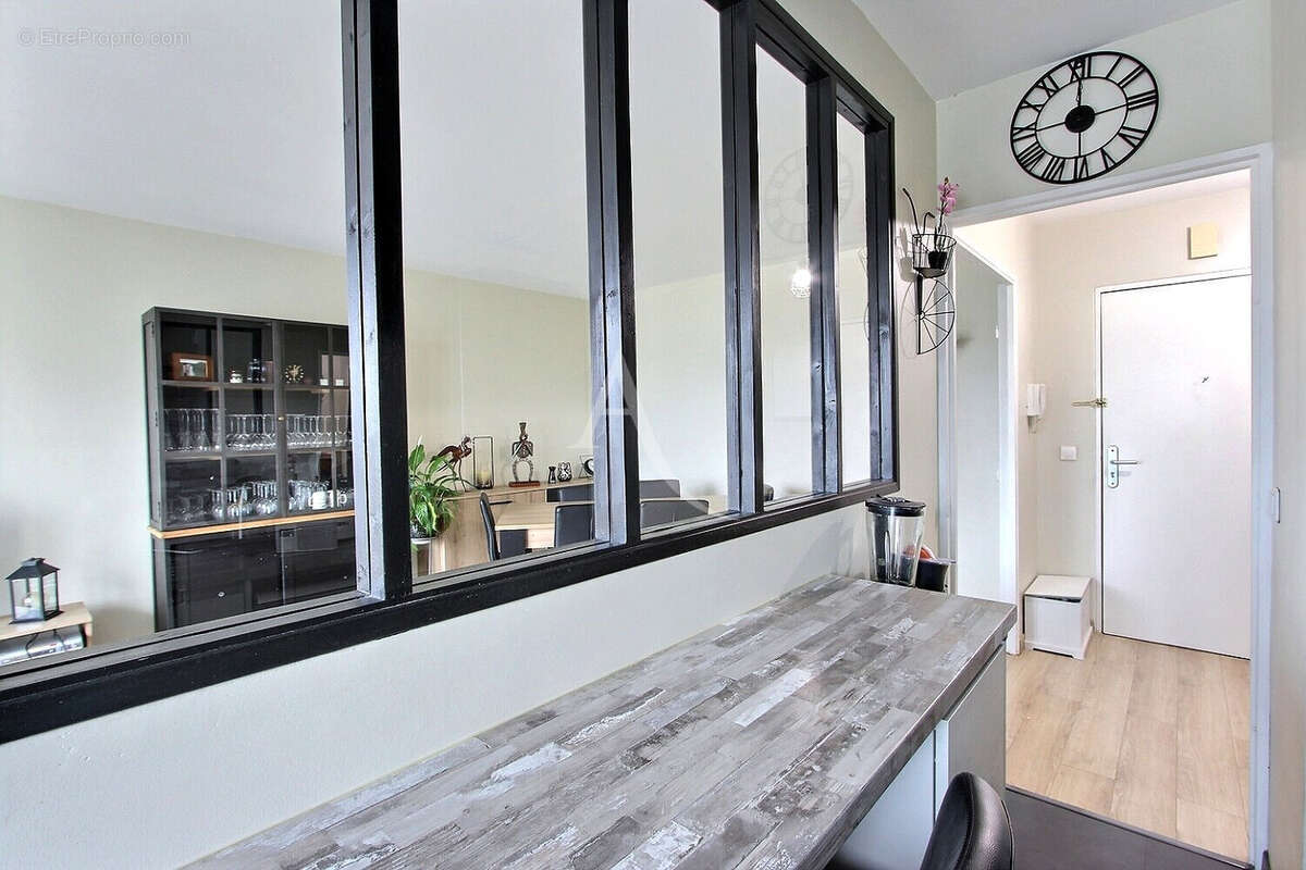 Appartement à VILLENEUVE-LA-GARENNE